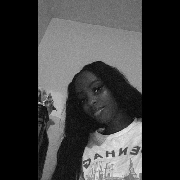 Meet your Posher, Tyjanae - Picture 2 of 3